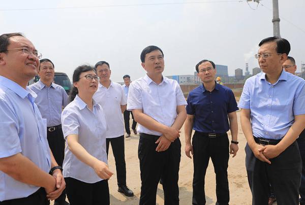>首页>信息发布>工作动态> 6月27日上午,市委书记张永到杜集区段园镇