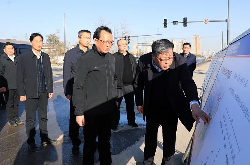 蒋曦调研高铁西站片区项目建设工作