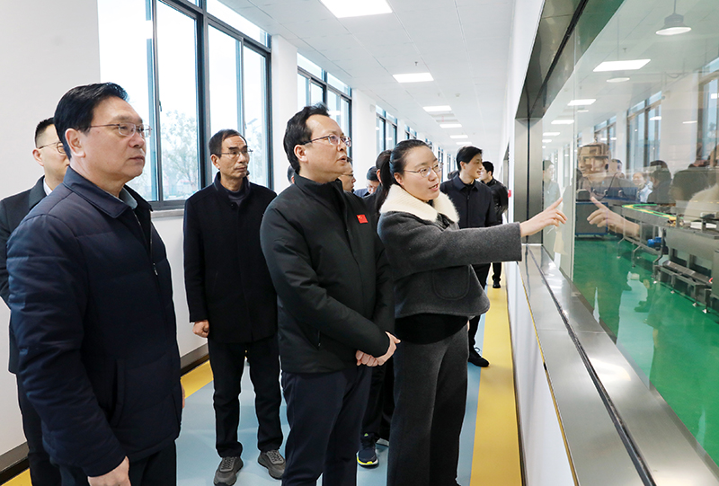 蒋曦调研科技创新助力转型发展工作