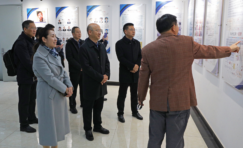 汪华东率队赴北京招商考察