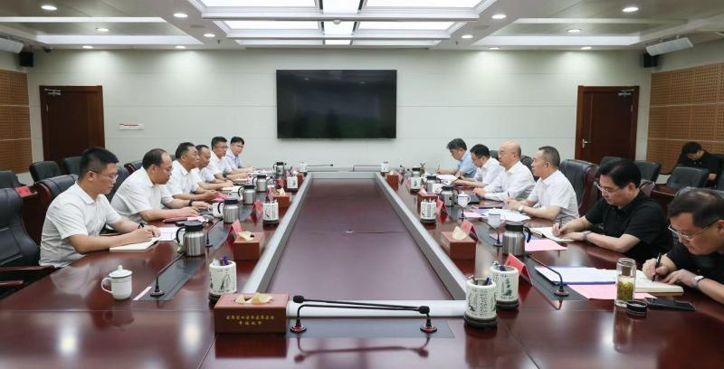 汪华东会见中国一冶集团客人